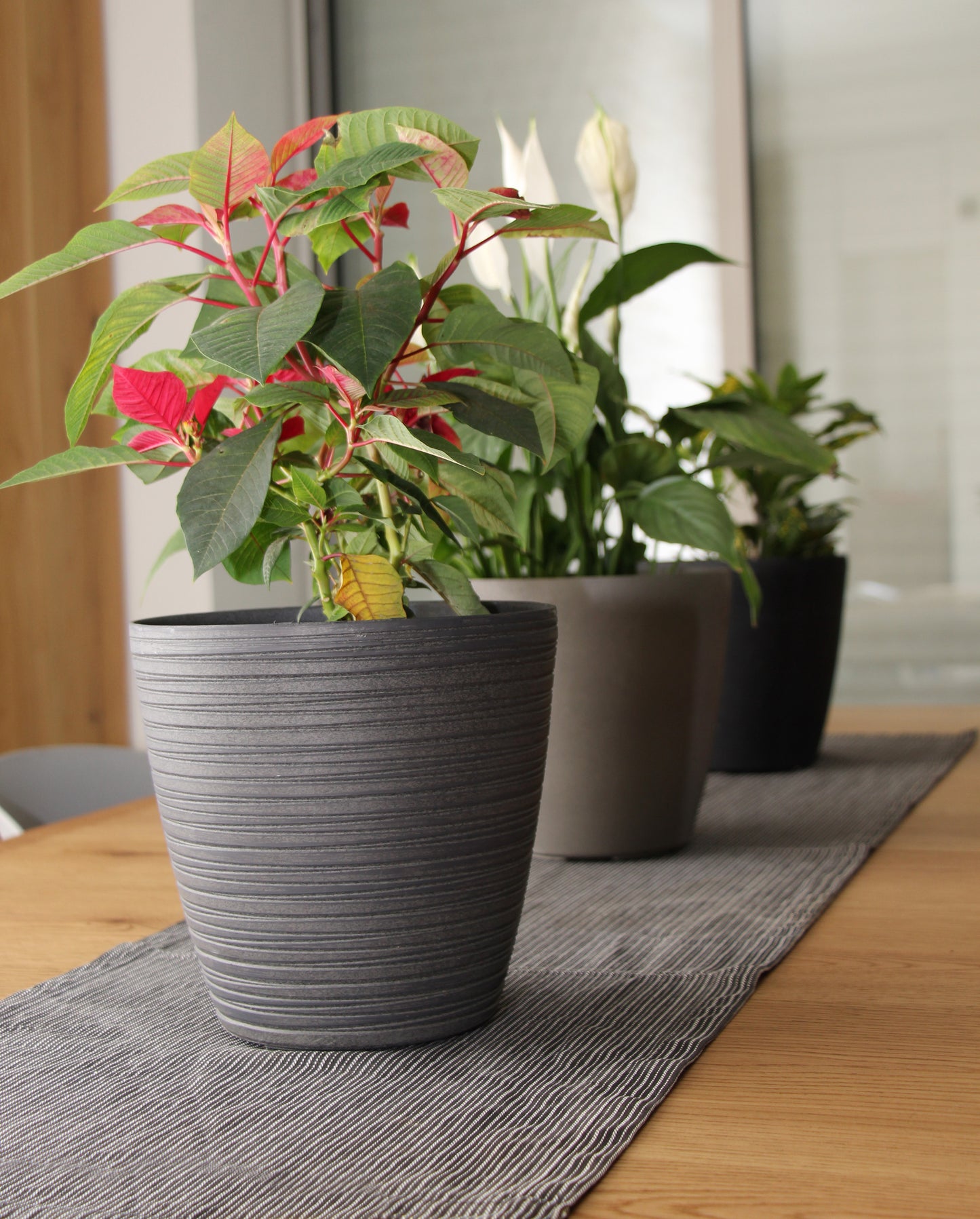 Set of 2 round planters (8 colors)