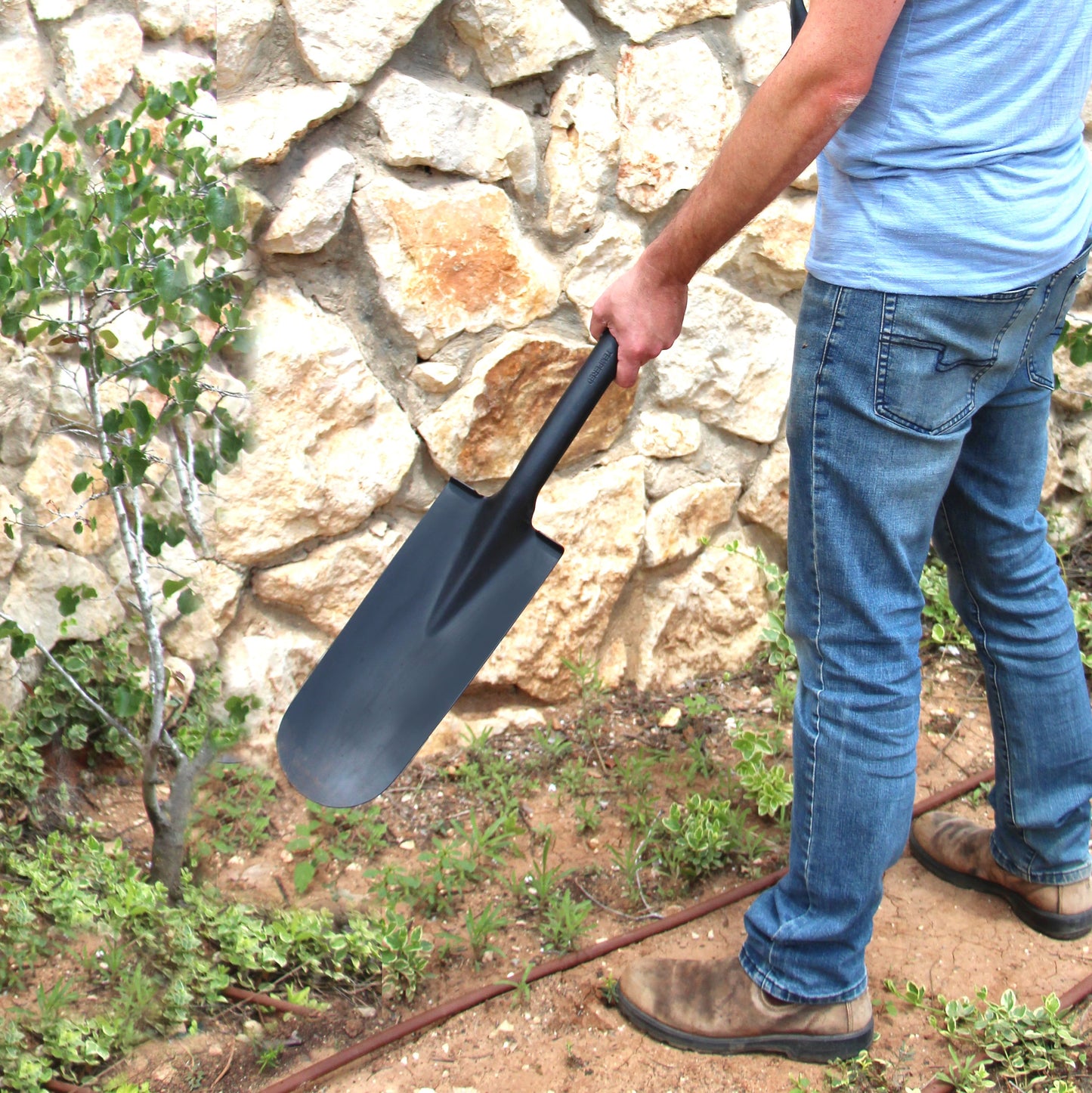 TABOR TOOLS J213 Trench Digging and Drain Shovel Narrow Blade and and D-Grip 31" Fiberglass Handle
